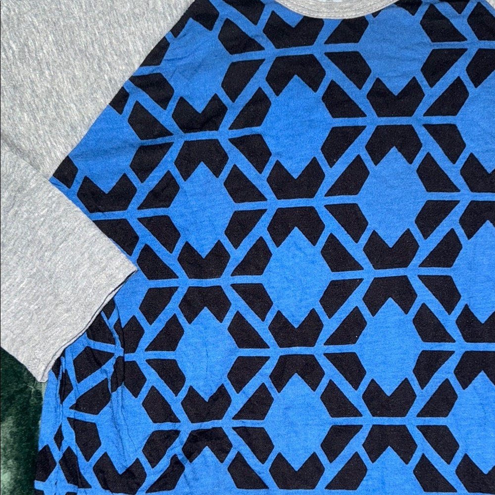 LuLaRoe Geometric Raglan Shirt - Picture 4 of 5